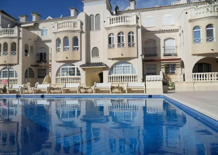 Princessa, Sea View, Pool, Wifi شقة